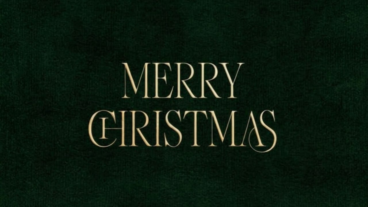 Christmas Frame TV Art, Vintage Holiday Oil Painting (Merry Christmas on Green 2)